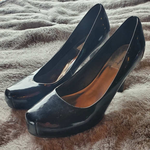 Platform heels - Picture 1 of 3